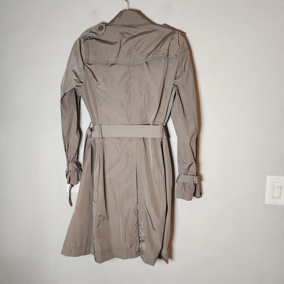 Banana Republic Beige Nylon Double Breasted Belted Trench Coat Size Medium - Picture 12 of 16